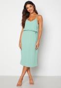 Bubbleroom Occasion Gwyneth Pleated Dress Dusty green 46