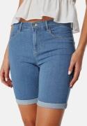 ONLY Onlrain Life Mid Denim Shorts Light Blue Denim XS