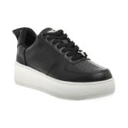 Lav Top Sneaker