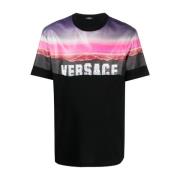 Sort Jersey Bomull T-skjorte med Versace Hills Print