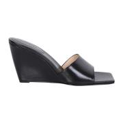 Svarte Gaia Wedge Mules