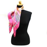 Pre-owned Silk scarves