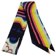 Pre-owned Silk scarves