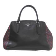 Pre-owned Fabric handbags