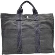 Pre-owned Fabric totes