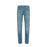 Slim-fit jeans