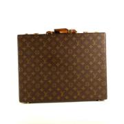 Pre-owned Gul Louis Vuitton koffert i skinn