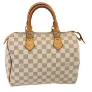 Pre-owned Canvas handbags