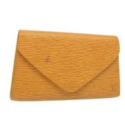 Pre-owned Leather clutches