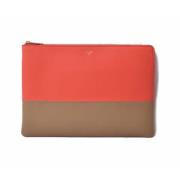 Pre-owned Leather clutches