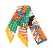 Pre-owned Silk scarves