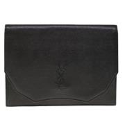 Pre-owned Leather clutches