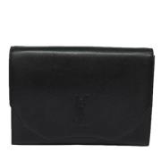 Pre-owned Leather clutches