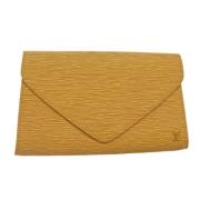 Pre-owned Leather clutches