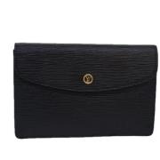 Pre-owned Leather clutches