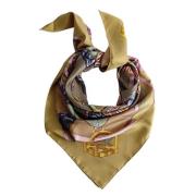 Pre-owned Silk scarves