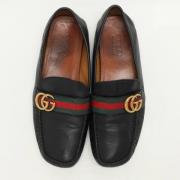 Pre-owned Leather flats