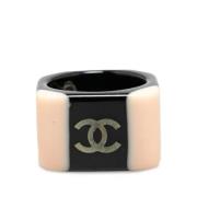 Pre-owned Plastic chanel-jewelry