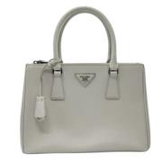 Pre-owned Leather handbags