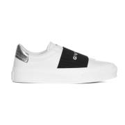 Svarte Slip-on Sneakers med Brodert Signatur