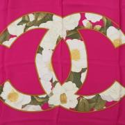 Pre-owned Silk scarves