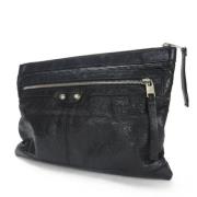 Pre-owned Leather clutches