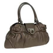 Pre-owned Leather handbags