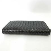 Pre-owned Leather wallets