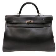 Pre-owned Leather handbags