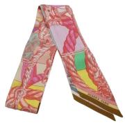 Pre-owned Silk scarves