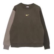 Ironstone Dame Crewneck Sweatshirt