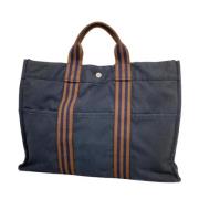 Pre-owned Canvas handbags