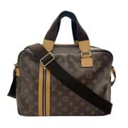 Pre-owned Fabric handbags