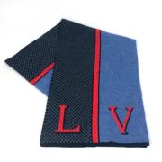 Pre-owned Wool scarves