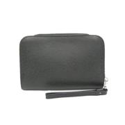 Pre-owned Leather clutches