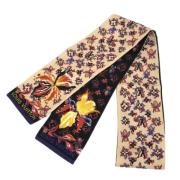 Pre-owned Silk scarves