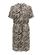 Carnova Life Ss V-Neck Blk Dress Knelang Kjole Cream ONLY Carmakoma