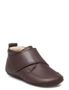 Baby Leather Slippers Tøfler Innesko Brown En Fant