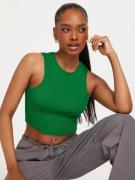 Only - Crop tops - Jolly Green - Onlvilma S/L Cropped Tank Top Jrs N -...