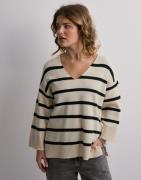 Vero Moda - Rutete/Stripete - Vmsaba 3/4 V-Nck Stripe Pullover Ga