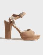 Nelly - Beige - Devine Platform Heel