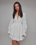 Nelly - Hvit - Fancy Smock Dress