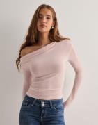 Nelly - Rosa - Luxurious Ultra Soft Shoulder Top