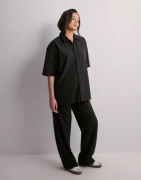 Woodbird - Svart - WBBanks Plisse Shirt