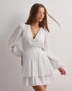 Nelly - Hvit - Fancy Smock Dress