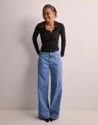 Nelly - Svart - Button Collar Top