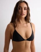 Nelly - Svart - Spring Breeze Bikini Top