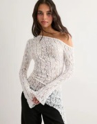 Nelly - Hvit - Asymmetric Lace Top