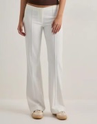 Nelly - Hvit - No Waist Flare Suit Pants