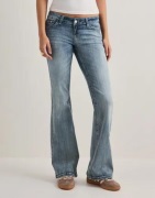 Nelly - Blå - Super Low Waist Bootcut Jeans